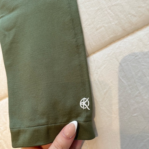 WBK Mid-Rise Summer Leggings - Picture 10 of 12